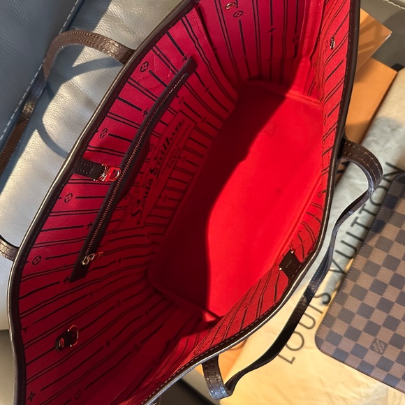 Louis Vuitton Neverfull MM - Picture 4 of 11